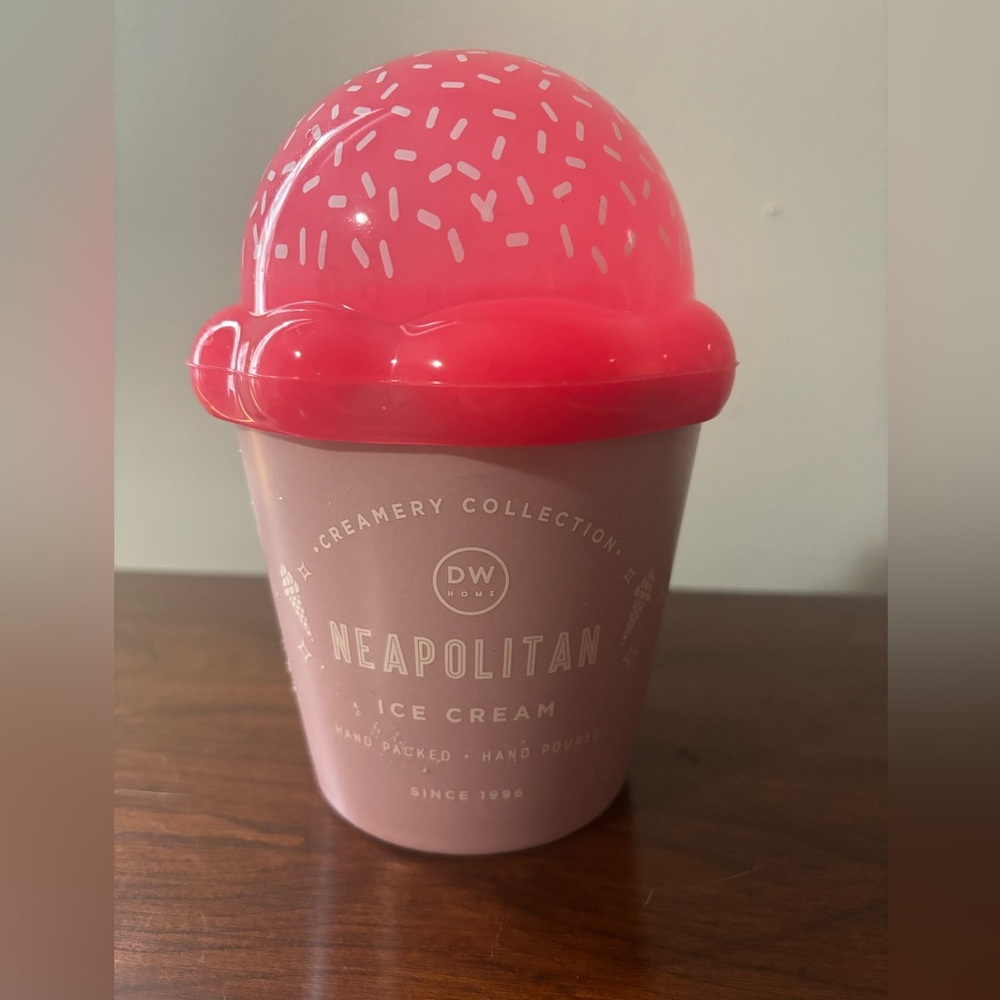 DW home candles Neapolitan scented